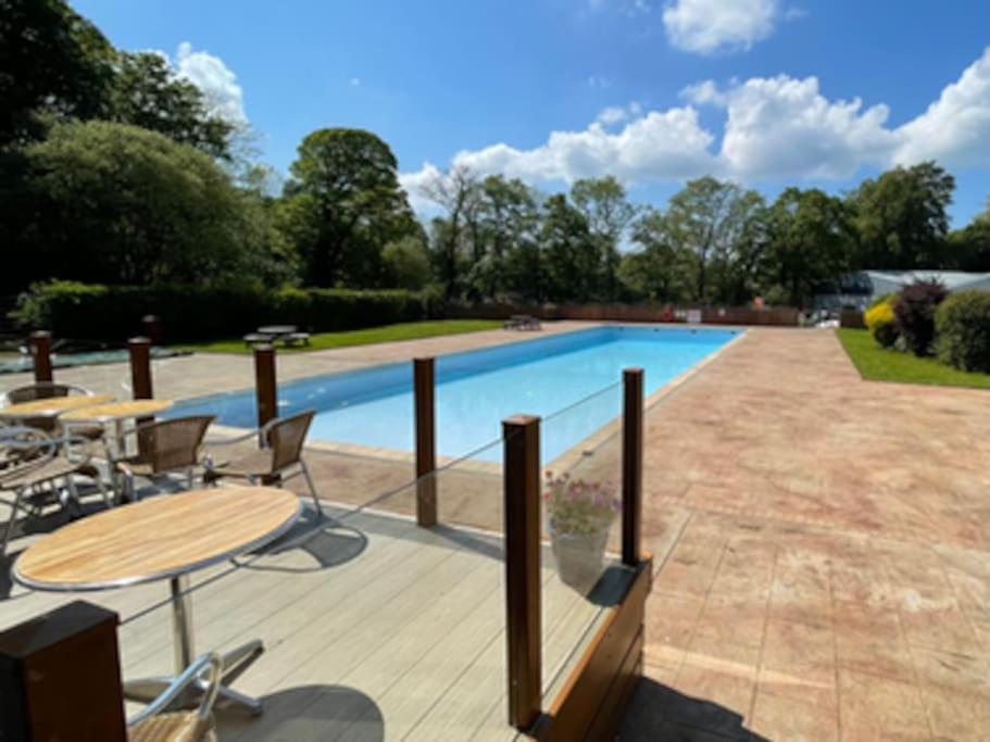 Cosy Hideaway Lodge In Glan Gwna Caeathro ภายนอก รูปภาพ